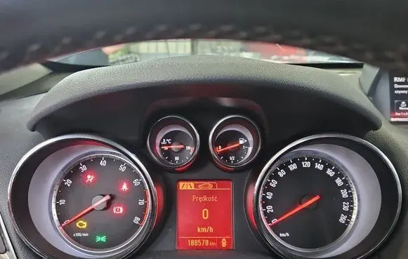 Speedometer (instrument cluster)
