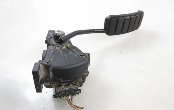 Opel Movano A Accelerator throttle pedal 6PV00811904 7700314525