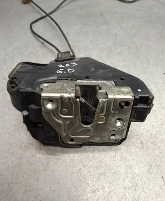 Mercedes-Benz C W203 Rear door lock 2037300235