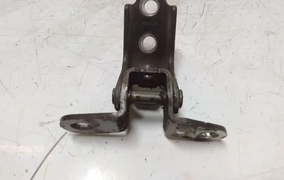 KIA Sportage Front door upper hinge