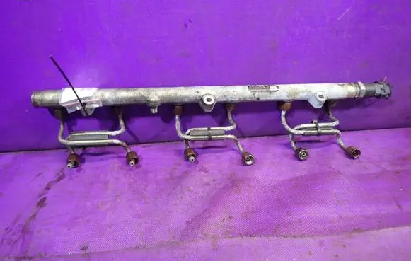 BMW 5 E39 Fuel main line pipe 0445216002