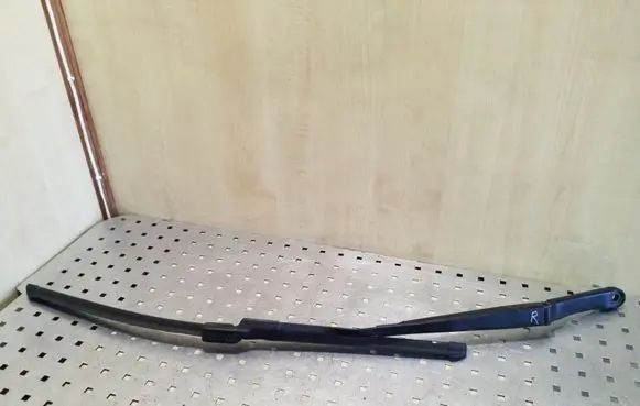 Opel Astra J Front wiper blade arm 3392125738