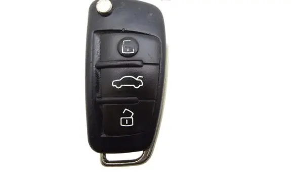 Audi TT TTS Mk2 Ignition key/card 8P0837220D
