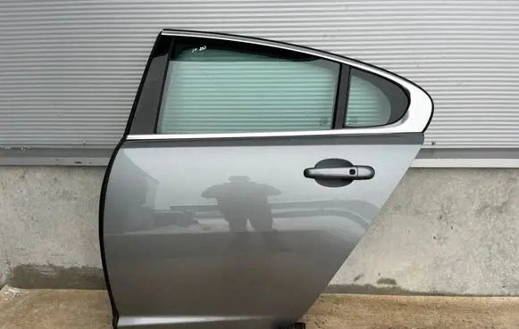 Jaguar XF X250 Rear door