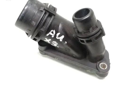 Engine coolant pipe/hose