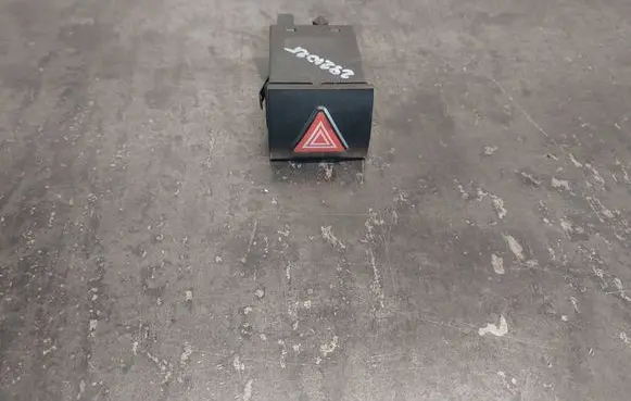 Seat Leon (1M) Hazard light switch 1M0941509B