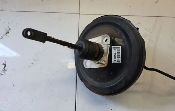 Opel Zafira B Brake booster 13142362