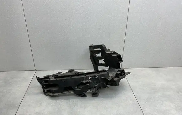Audi Q5 SQ5 8R Headlight/headlamp mounting bracket 8R0805608