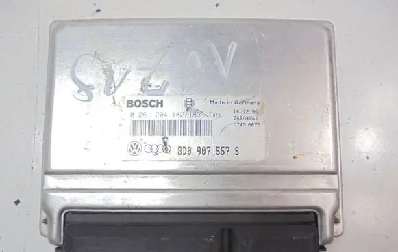 Audi A4 S4 B5 8D Engine control unit/module ECU 8D0907557S