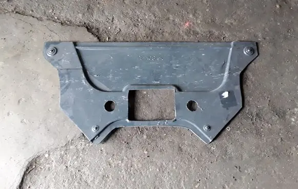 Peugeot 406 Engine splash shield/under tray