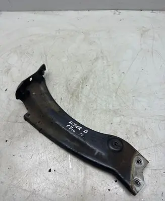 Skoda Superb B8 (3V) Fender mounting bracket 3V0821142