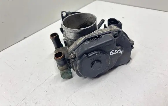 Audi A4 S4 B5 8D Throttle valve 058133063