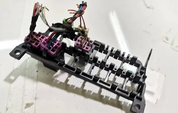 Volkswagen Golf IV Fuse box set 