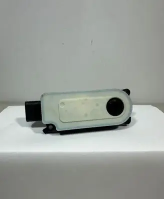 Volvo C40 Radiator active air flap actuator 115985500