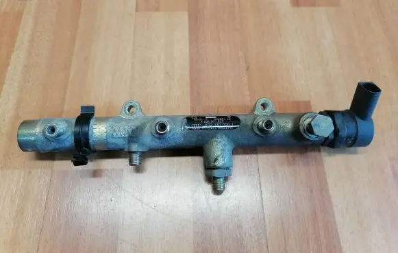 Volkswagen Touareg I Fuel main line pipe 059130090J 059130090S F00R001823