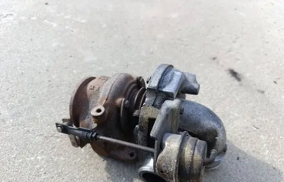 Mercedes-Benz Vito Viano W639 Turbo A6110960299