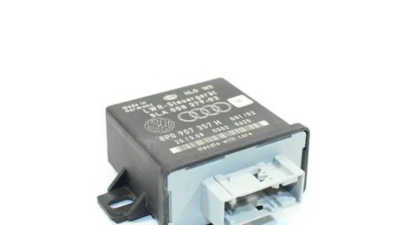 Audi A6 S6 C6 4F Light module LCM 5LA00837903 8P0907357H 00020620