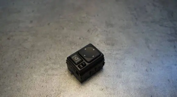Infiniti FX Wing mirror switch 3326K1
