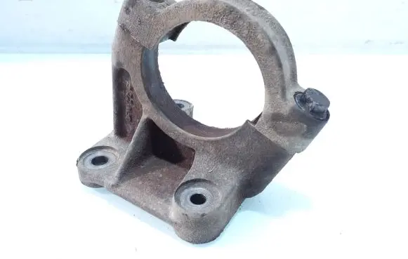 Volvo S60 Driveshaft support bearing bracket 9143465