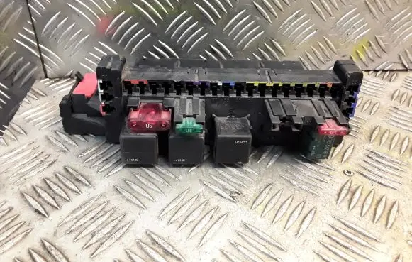 Mercedes-Benz S W220 Fuse box set