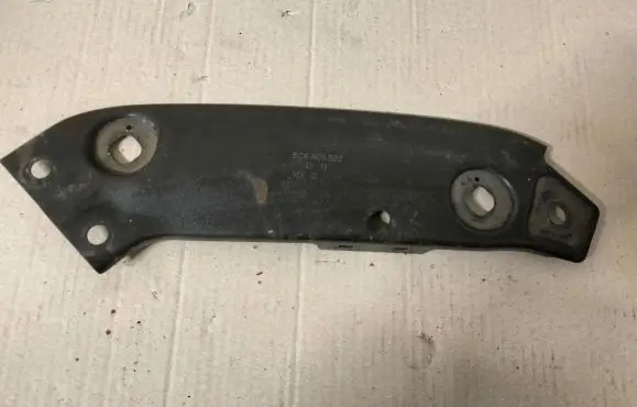 Volkswagen Jetta VI Radiator trim 5C6805931