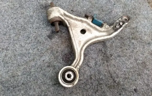 Volvo V70 Front lower control arm/wishbone