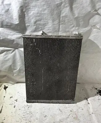 BMW X5 F15 Coolant radiator 7576273 P5666009
