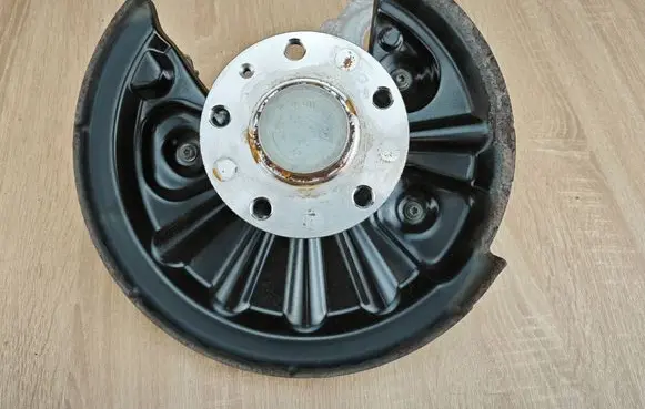 Audi Q3 F3 Stub axle 5QF505436G