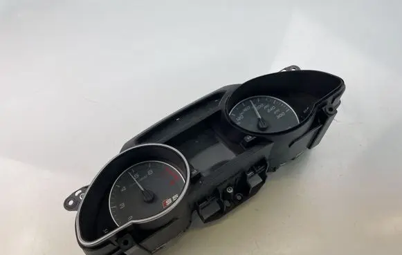 Audi A5 8T 8F Speedometer (instrument cluster) 8T0920931B