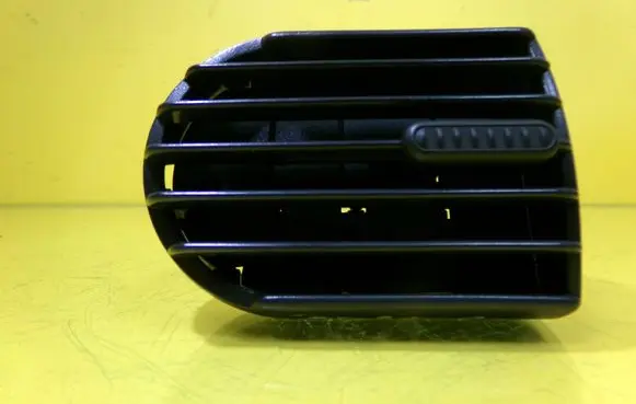 Opel Corsa C Dashboard side air vent grill/cover trim