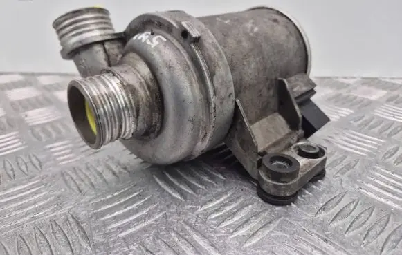 BMW X5 F15 Water pump 7596763 1756921