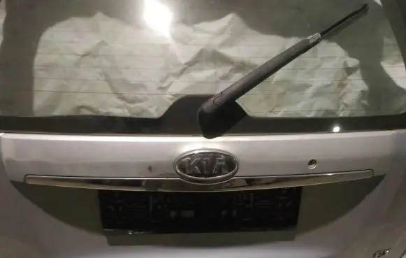 KIA Carnival Trunk door license plate light bar 