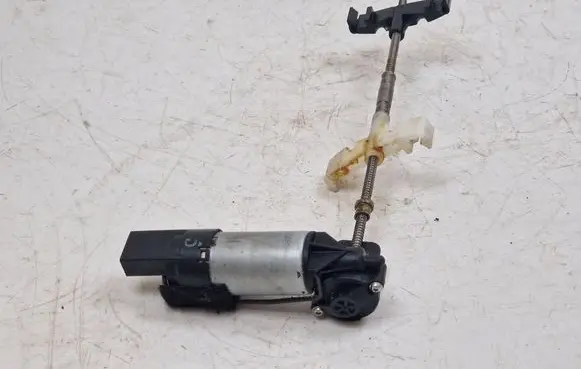 Hyundai i40 Seat adjustment motor