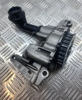 Volkswagen Golf VIII Oil pump 05L115103F