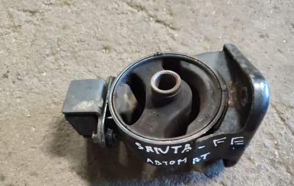 Hyundai Santa Fe Engine mount bracket 219122B100