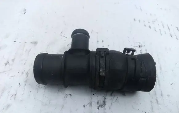 Volkswagen Golf V Engine coolant pipe/hose 323220