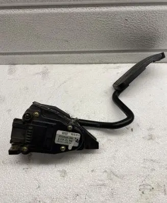 Volkswagen Sharan Accelerator throttle pedal bracket 7M4721603B