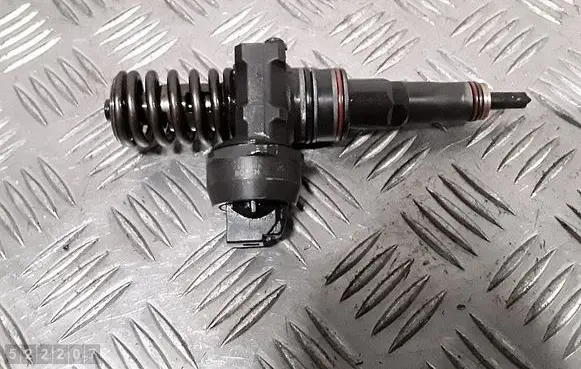 Audi A3 S3 8L Fuel injector 038130073AL 0414720039