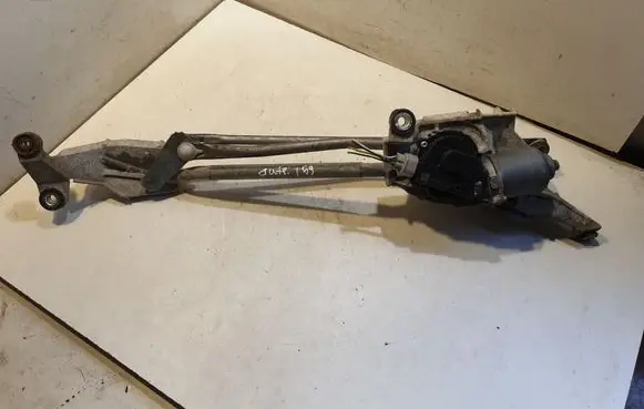 Front wiper linkage and motor