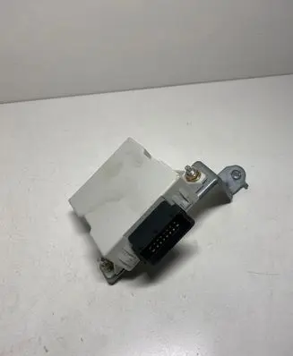 Toyota Avensis T250 Window wiper relay 150696