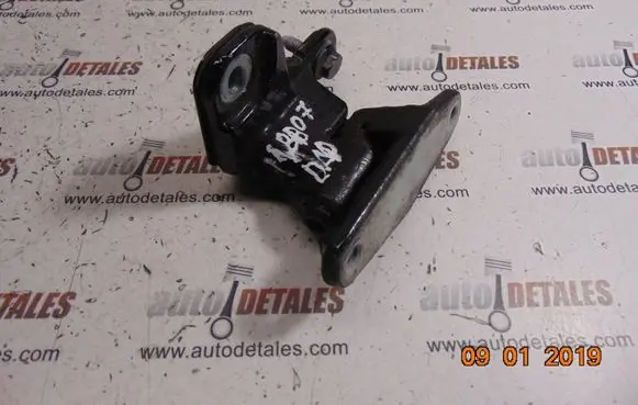 Mercedes-Benz B W245 Front door lower hinge 