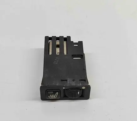 BMW 7 E38 Seat heating switch 8360872