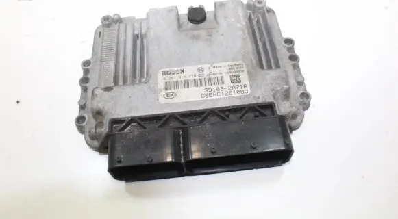 KIA Ceed Engine control unit/module 391032A716 0281015438