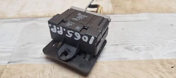 Citroen C4 I Seat heating relay 9638053380 9445536