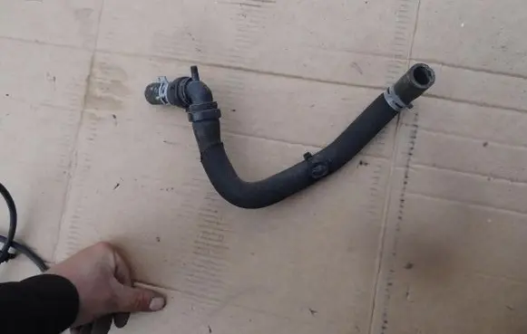 Renault Clio V Engine coolant pipe/hose 800399215