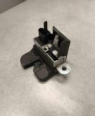 Volkswagen Golf VI Tailgate lock latch 1K6827505E