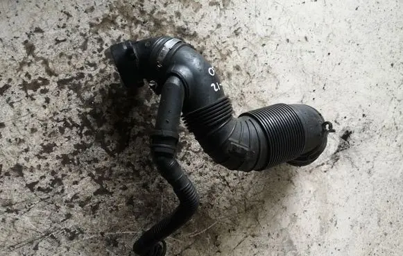 Audi A3 S3 8P Air intake hose/pipe 3C0129654