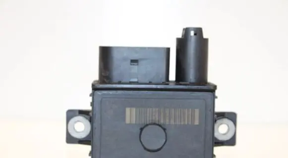 BMW 1 E81 E87 Glow plug pre-heat relay 7798000