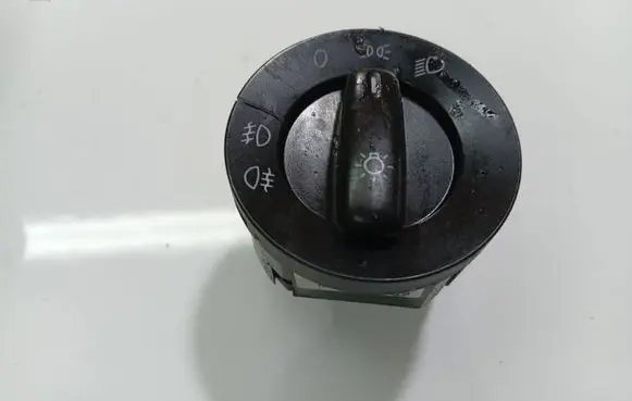 Volkswagen Golf V Light switch 1K0941431AJ