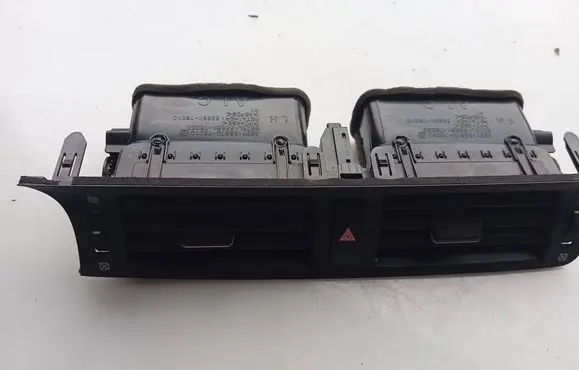 Lexus CT 200H Dash center air vent grill 5567076010 5566176050 55685760